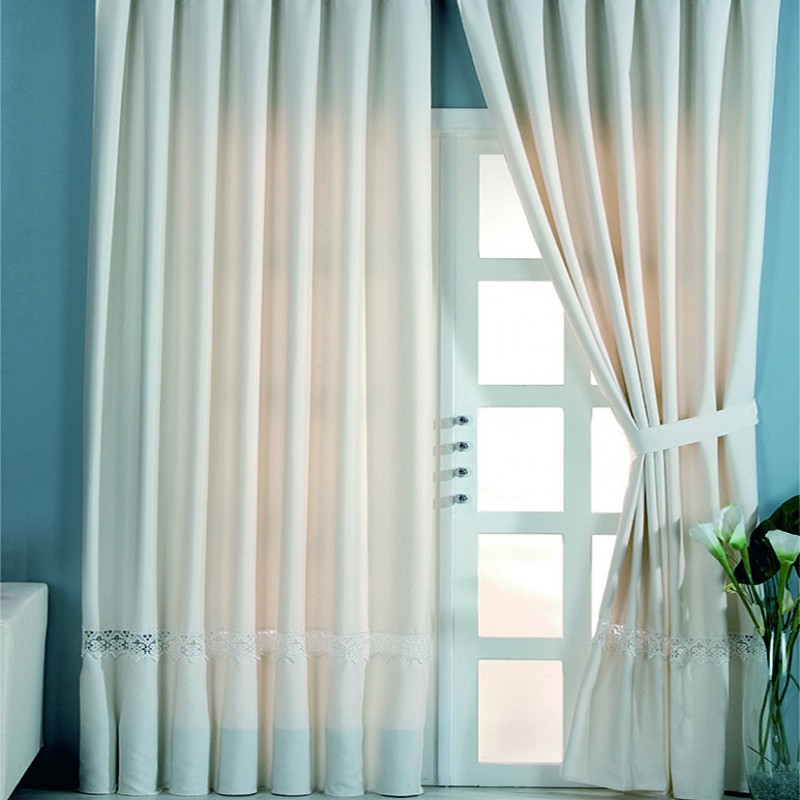  cortina confeccionada con trabillas puntilla venecia 