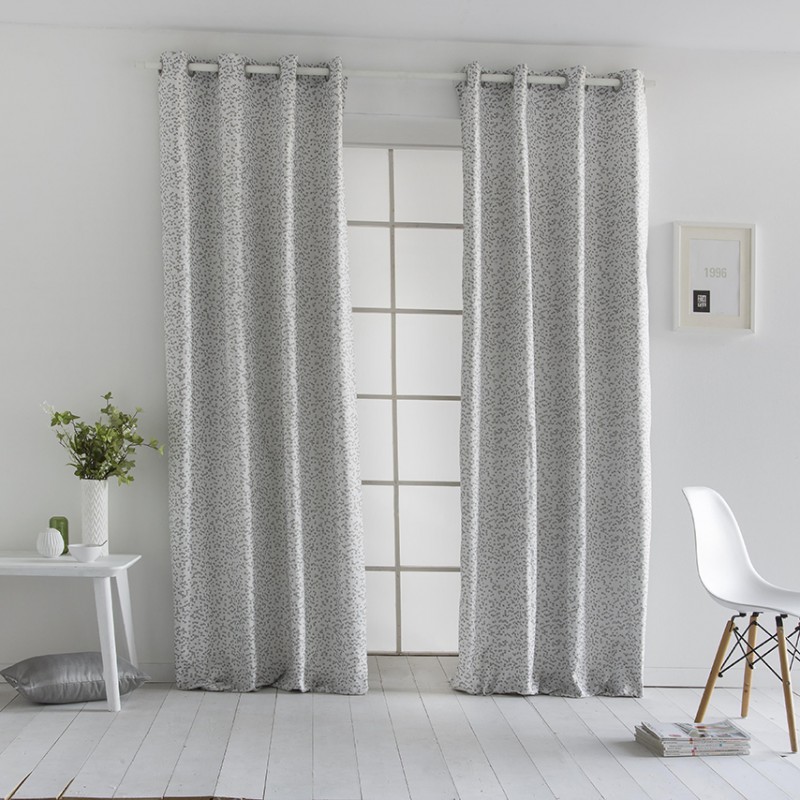  cortina confeccionada con ollaos marla plata 