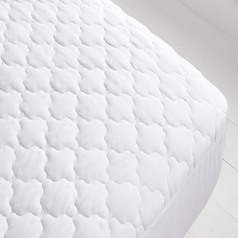 Comfy Nights Protector de colchón acolchado de microfibra impermeable totalmente ajustable 1,2 m de tamaño pequeño hipoalergénico 